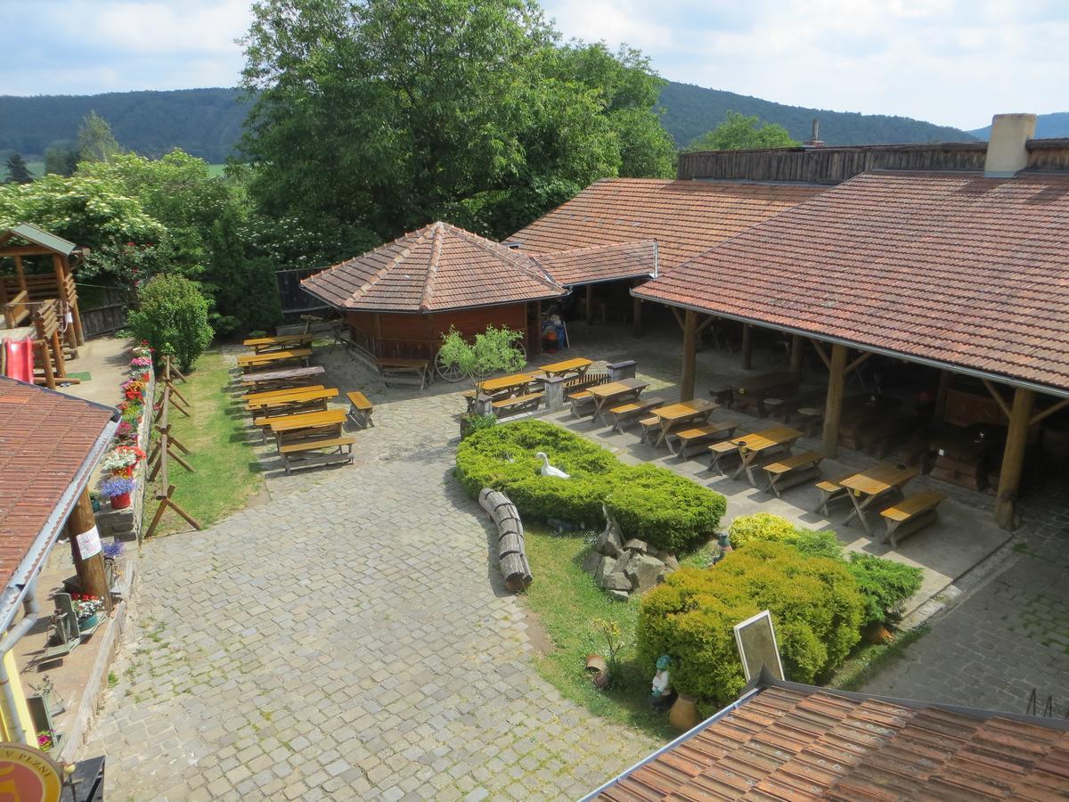 U Pastorku Hotel Racice  Exterior foto